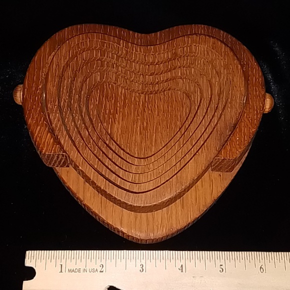 Lot of 2 Collapsible Heart shape wooden bowls - Picture 2 of 9